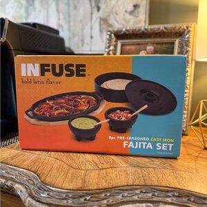 Infuse 8 Piece Pre-Seasoned Cast Iron Fajita Set